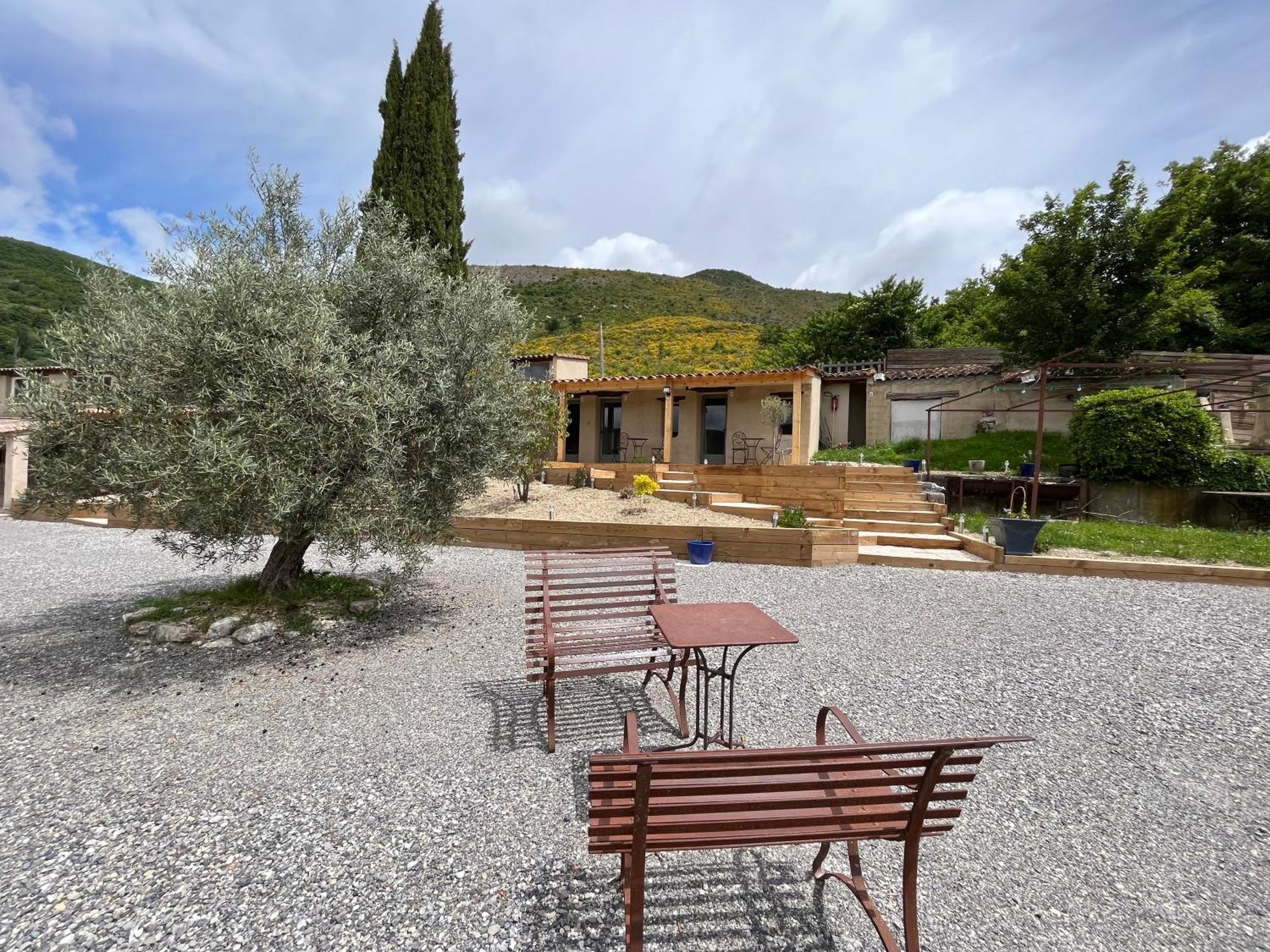 Ferienwohnung Les Ricoux Montfroc Exterior foto